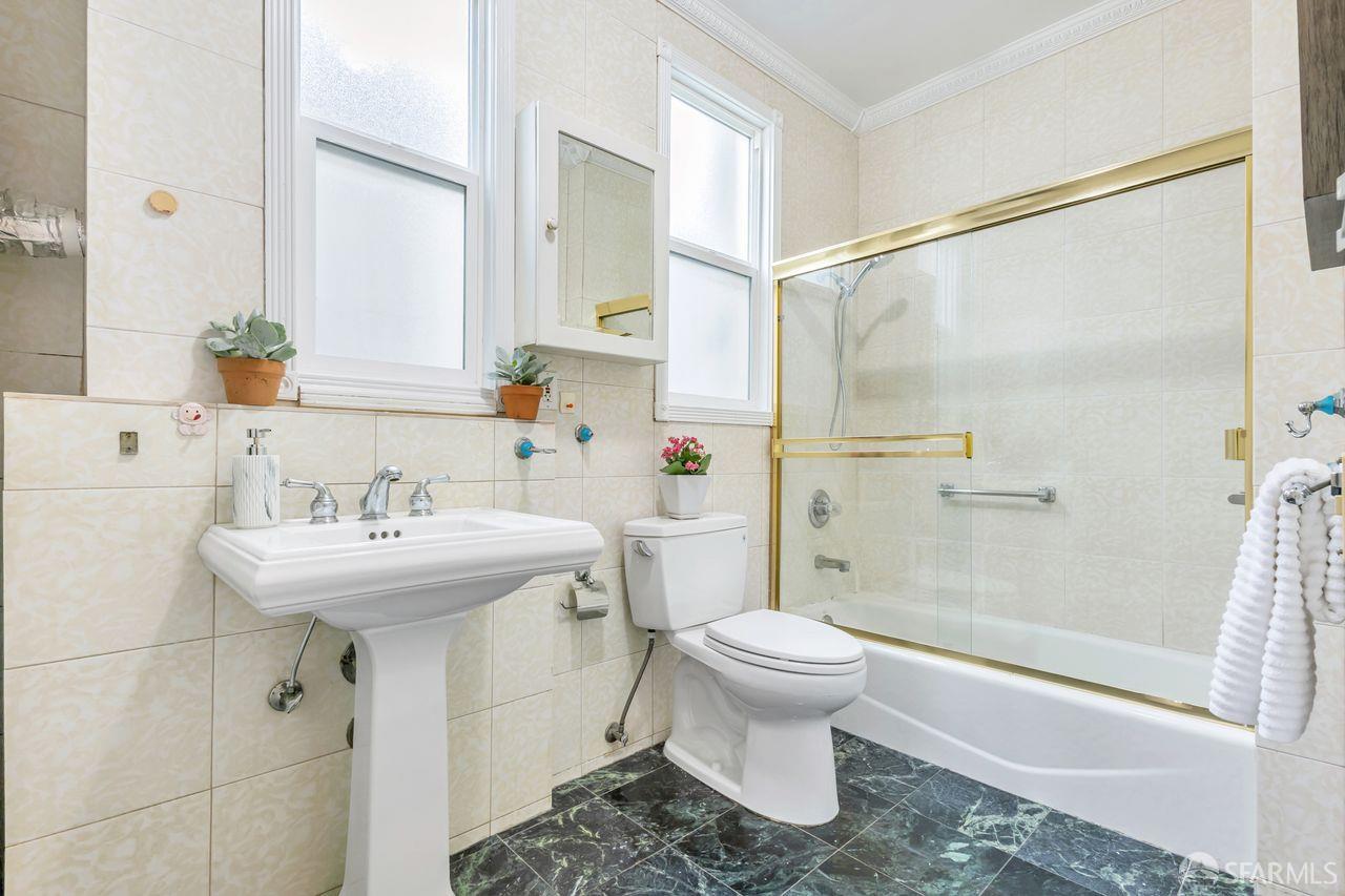 Detail Gallery Image 21 of 29 For 528 London St, San Francisco,  CA 94112 - 2 Beds | 1 Baths