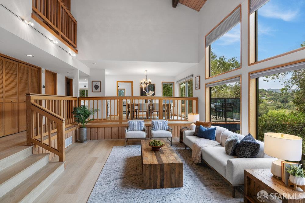 Detail Gallery Image 4 of 44 For 120 La Espiral, Orinda,  CA 94563 - 4 Beds | 3/1 Baths