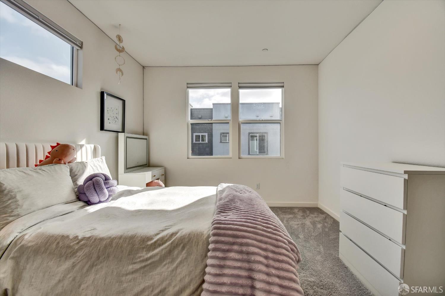 Detail Gallery Image 21 of 33 For 1778 Railway Cir, Oakland,  CA 94607 - 3 Beds | 3/1 Baths