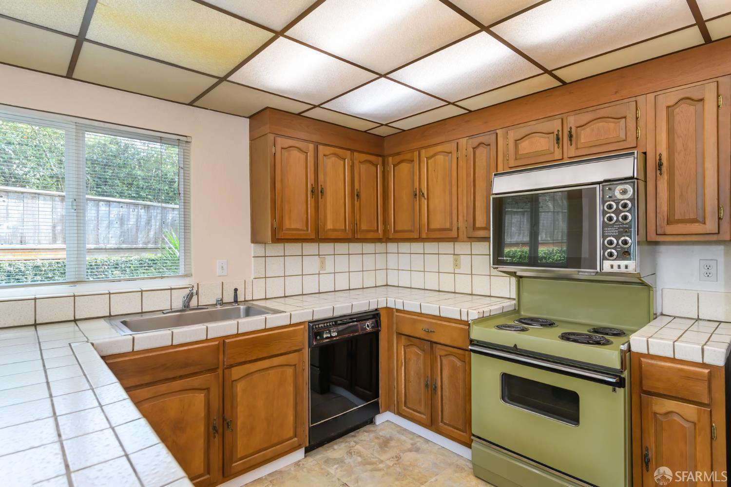 Photo #13: 425076146 Listing: Photo #13