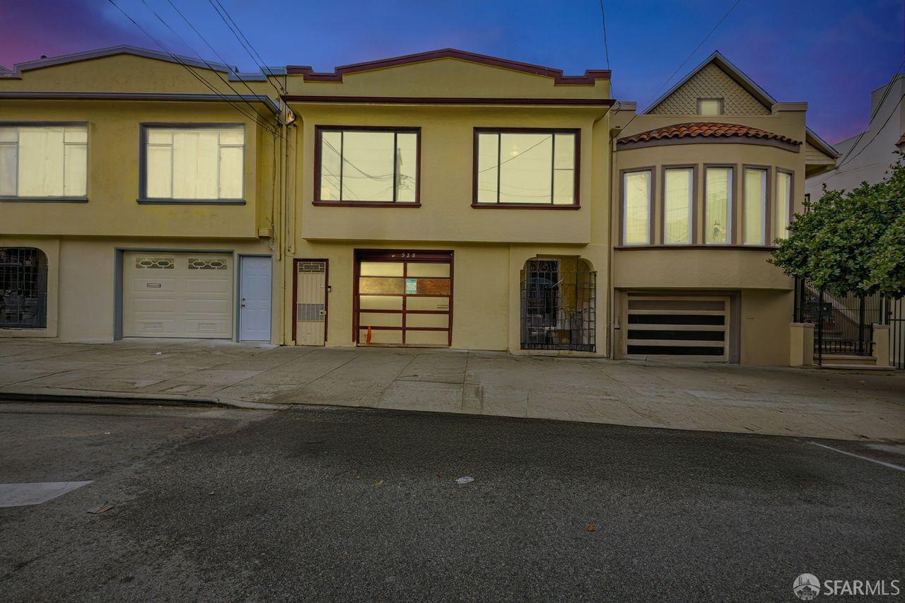 Detail Gallery Image 3 of 29 For 528 London St, San Francisco,  CA 94112 - 2 Beds | 1 Baths