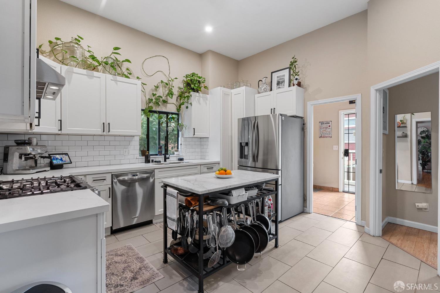 Detail Gallery Image 21 of 60 For 710 24th St, Oakland,  CA 94612 - 5 Beds | 4 Baths