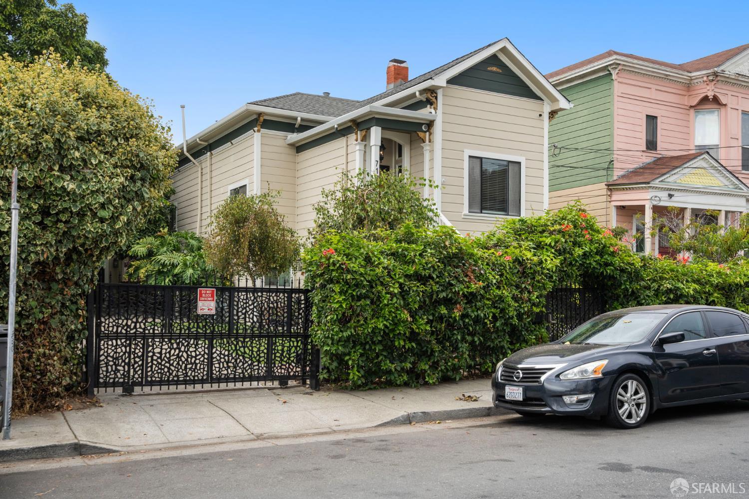 Detail Gallery Image 4 of 60 For 710 24th St, Oakland,  CA 94612 - 5 Beds | 4 Baths