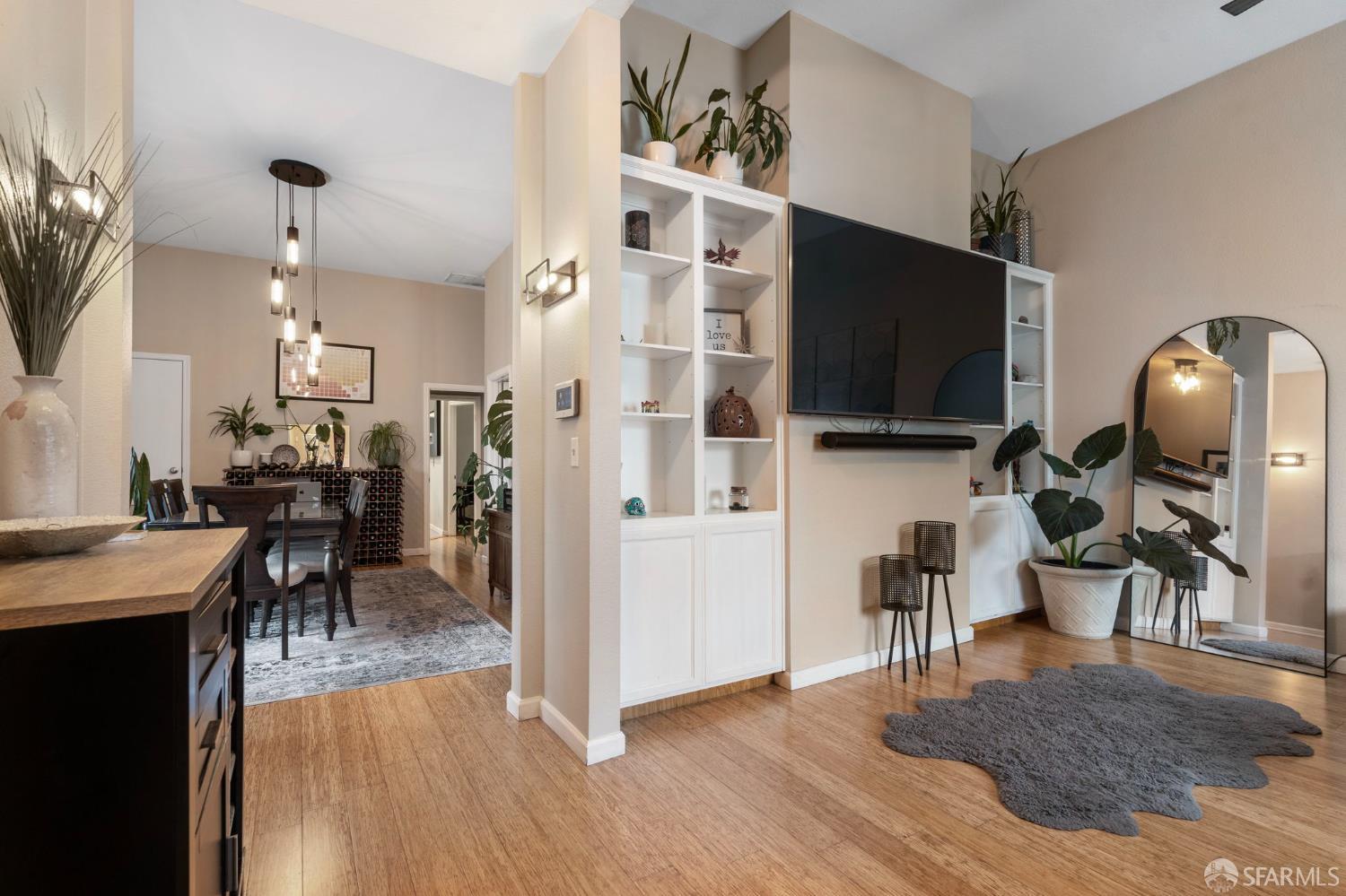 Detail Gallery Image 5 of 60 For 710 24th St, Oakland,  CA 94612 - 5 Beds | 4 Baths