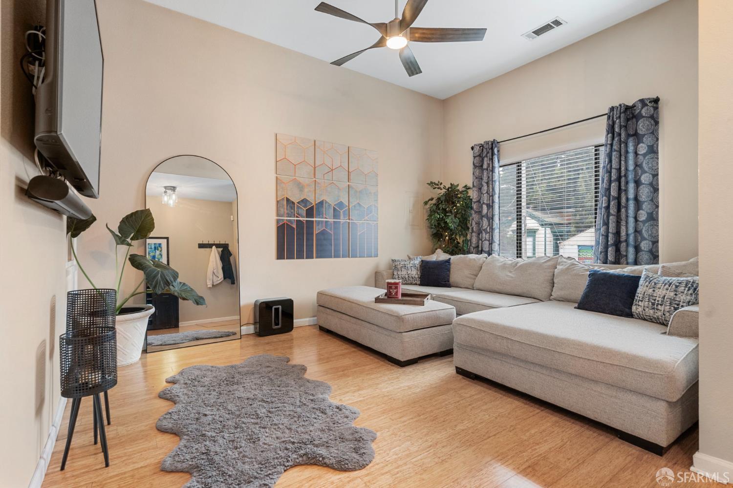 Detail Gallery Image 6 of 60 For 710 24th St, Oakland,  CA 94612 - 5 Beds | 4 Baths