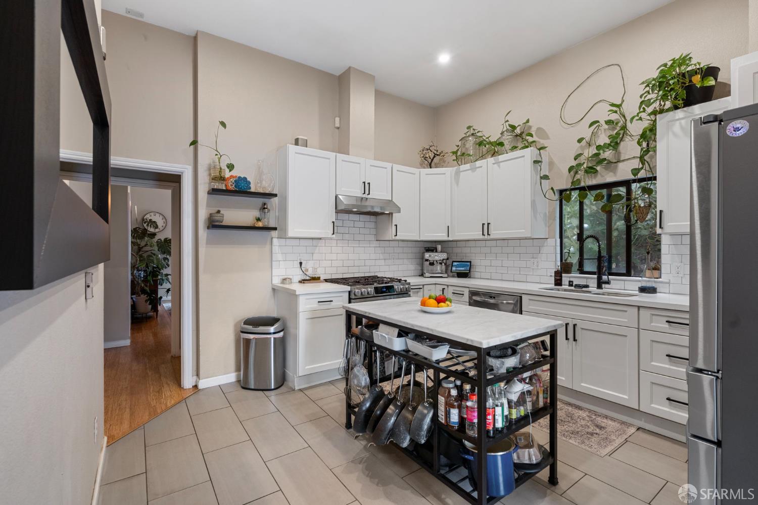 Detail Gallery Image 22 of 60 For 710 24th St, Oakland,  CA 94612 - 5 Beds | 4 Baths