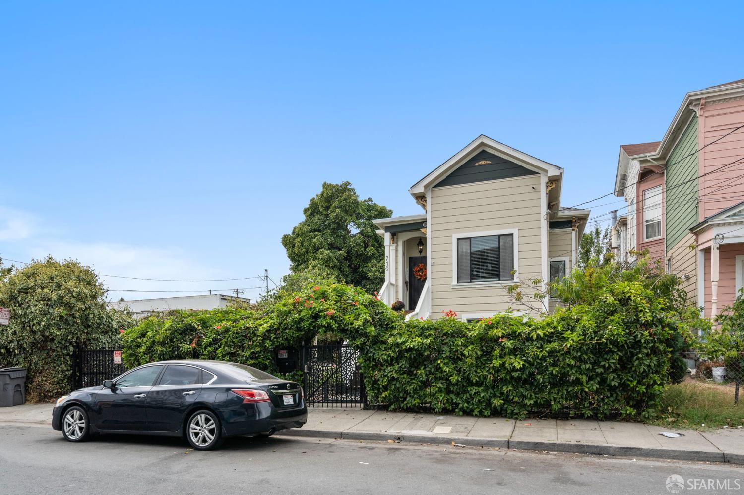 Detail Gallery Image 3 of 60 For 710 24th St, Oakland,  CA 94612 - 5 Beds | 4 Baths