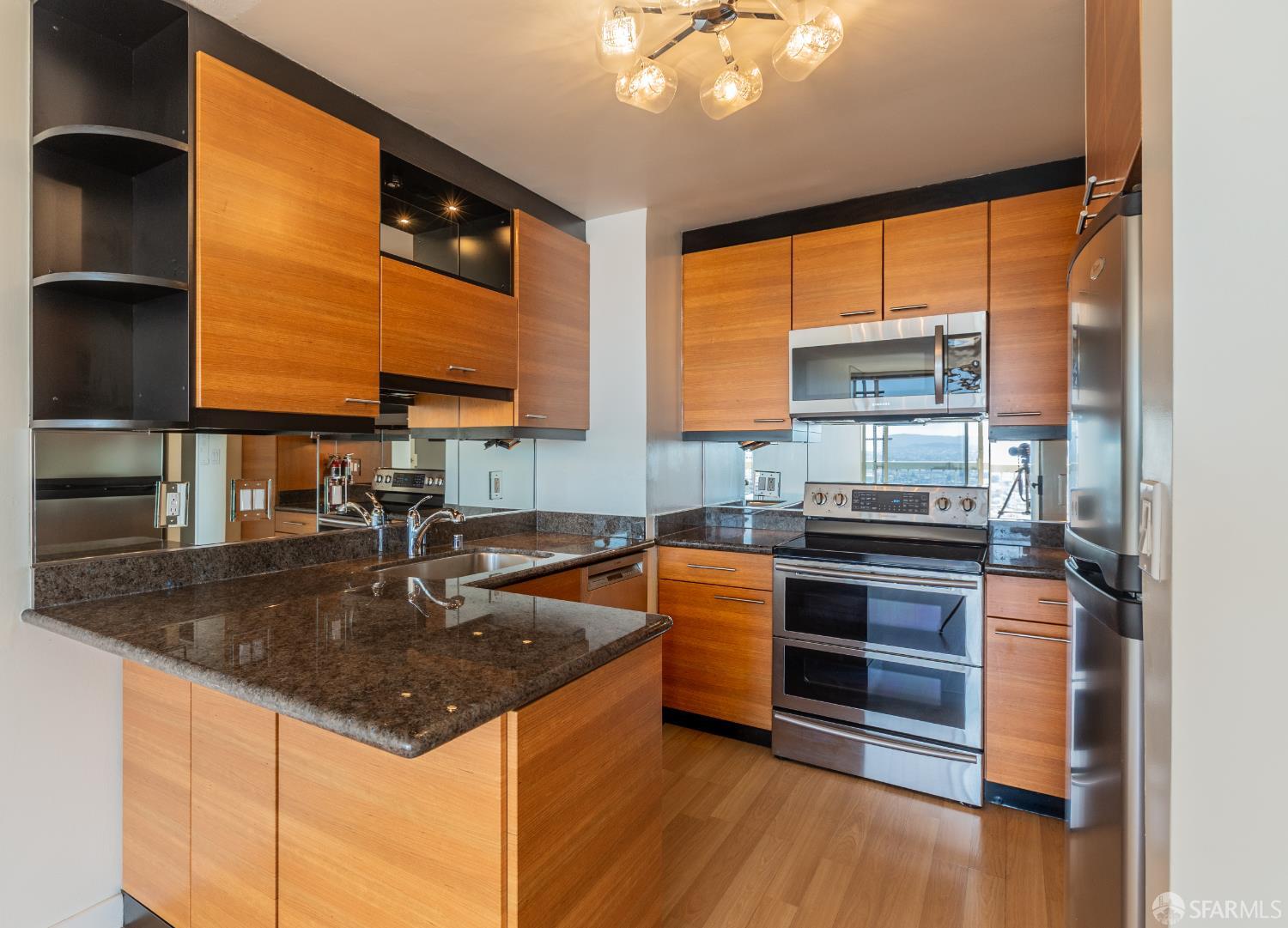Detail Gallery Image 4 of 41 For 2200 Sacramento St #1401,  San Francisco,  CA 94115 - 2 Beds | 2 Baths