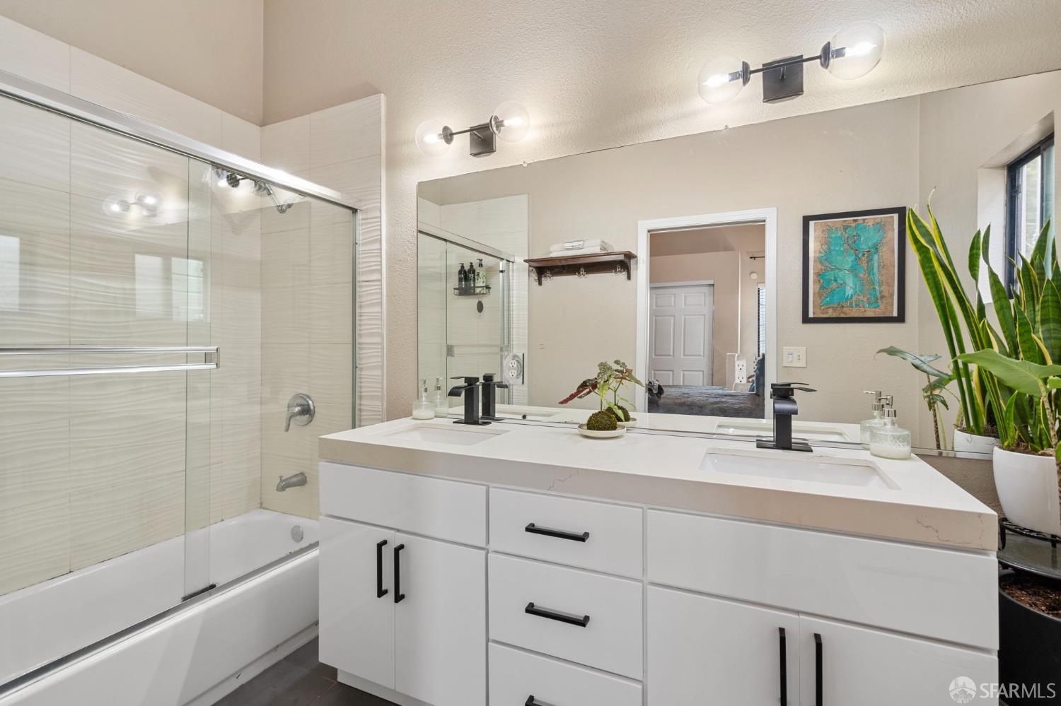 Detail Gallery Image 13 of 60 For 710 24th St, Oakland,  CA 94612 - 5 Beds | 4 Baths