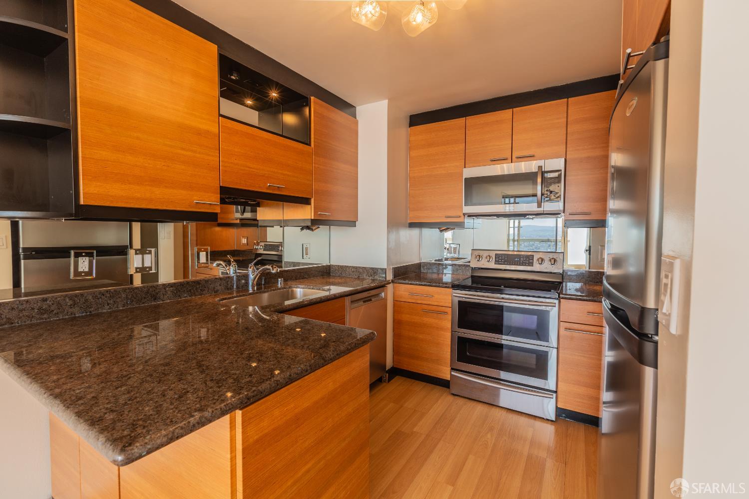 Detail Gallery Image 7 of 41 For 2200 Sacramento St #1401,  San Francisco,  CA 94115 - 2 Beds | 2 Baths