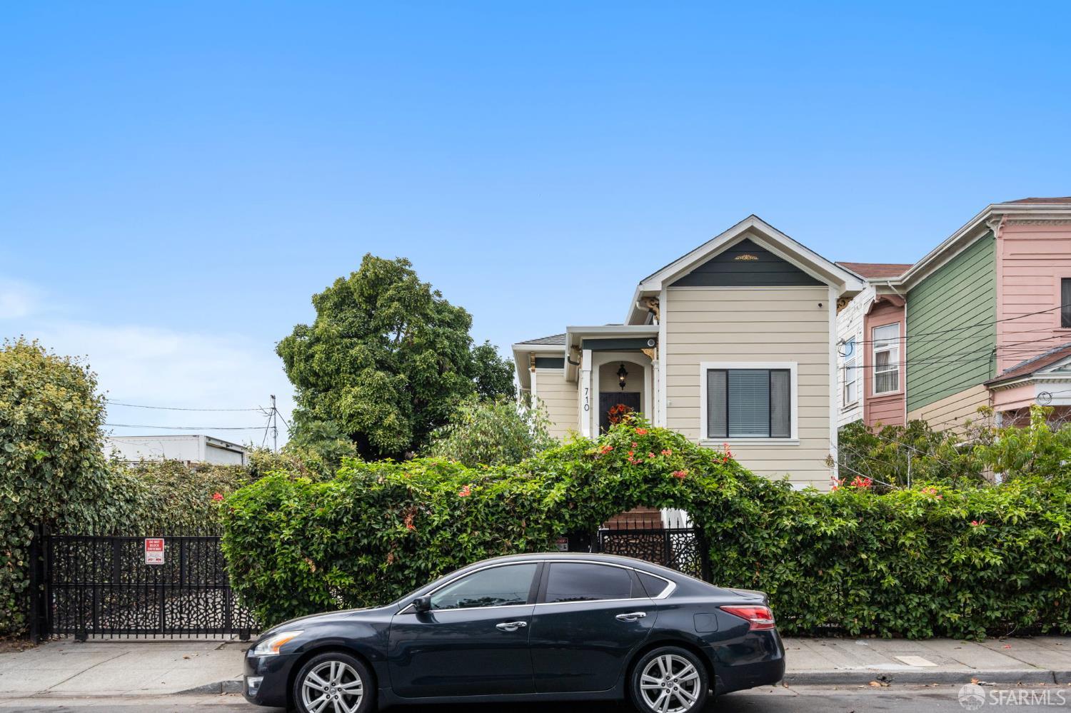 Detail Gallery Image 2 of 60 For 710 24th St, Oakland,  CA 94612 - 5 Beds | 4 Baths