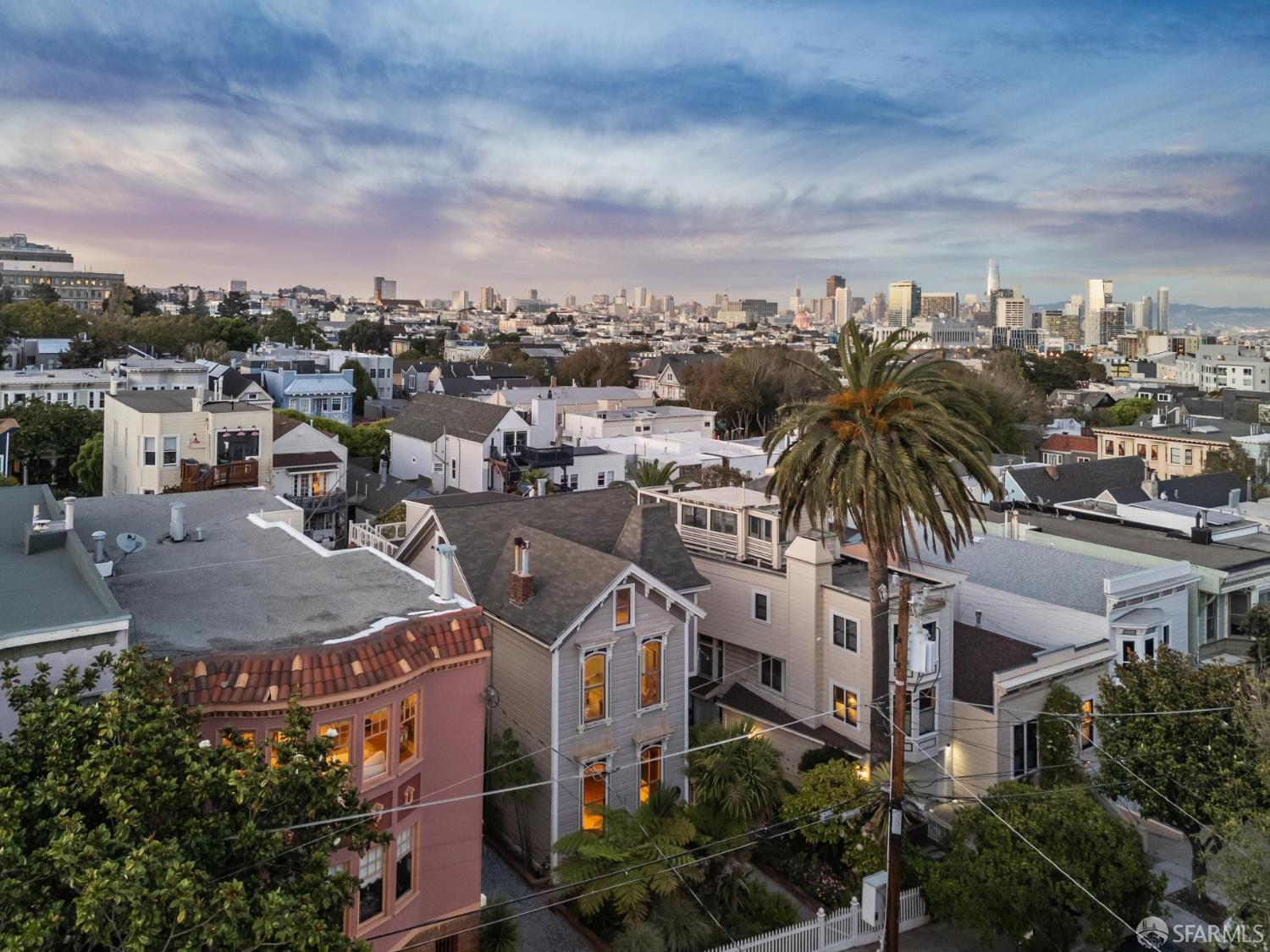 Detail Gallery Image 5 of 85 For 22 Beaver St, San Francisco,  CA 94114 - 5 Beds | 4 Baths
