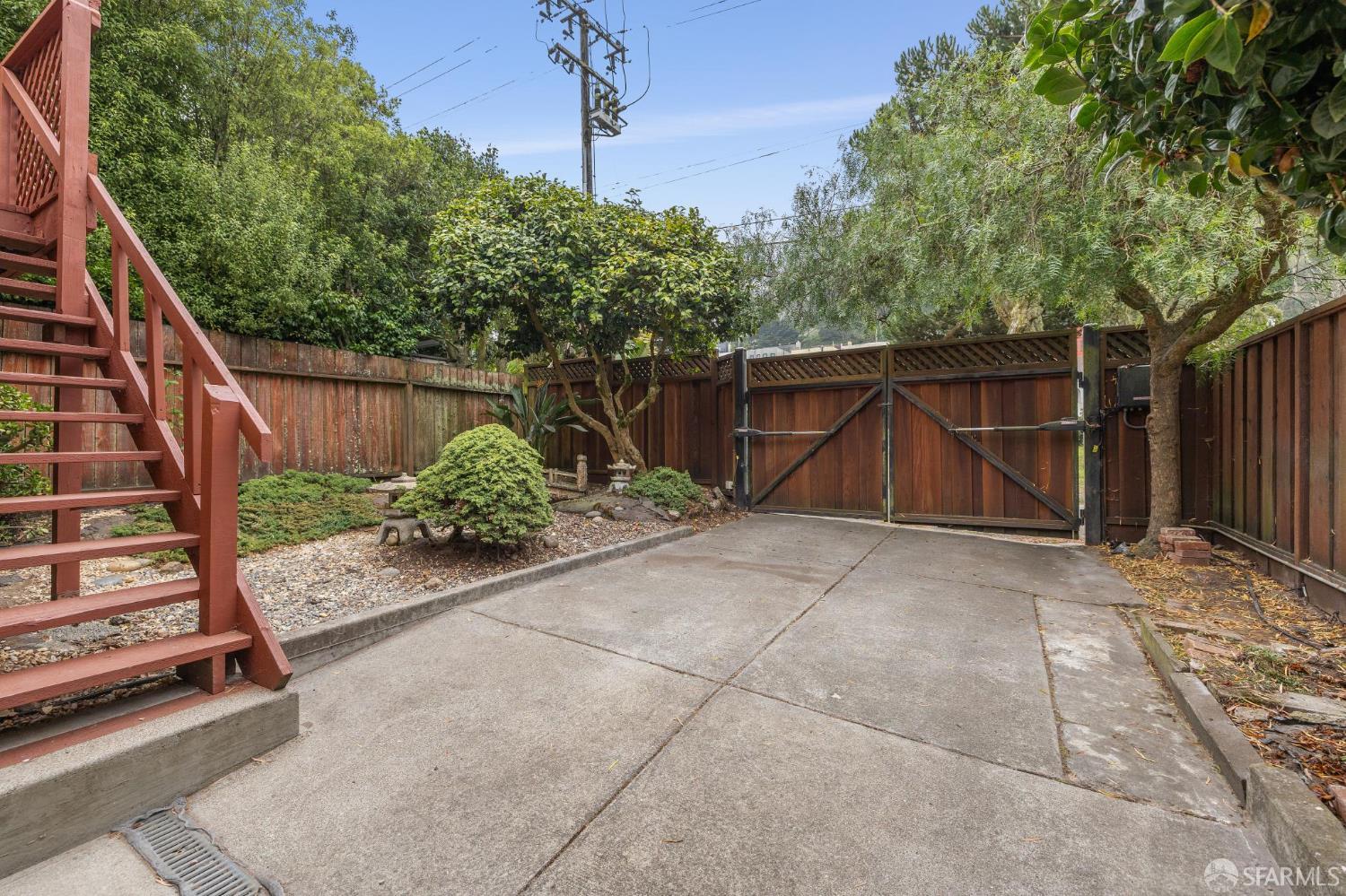 Detail Gallery Image 35 of 42 For 327 Ulloa St, San Francisco,  CA 94127 - 4 Beds | 3 Baths