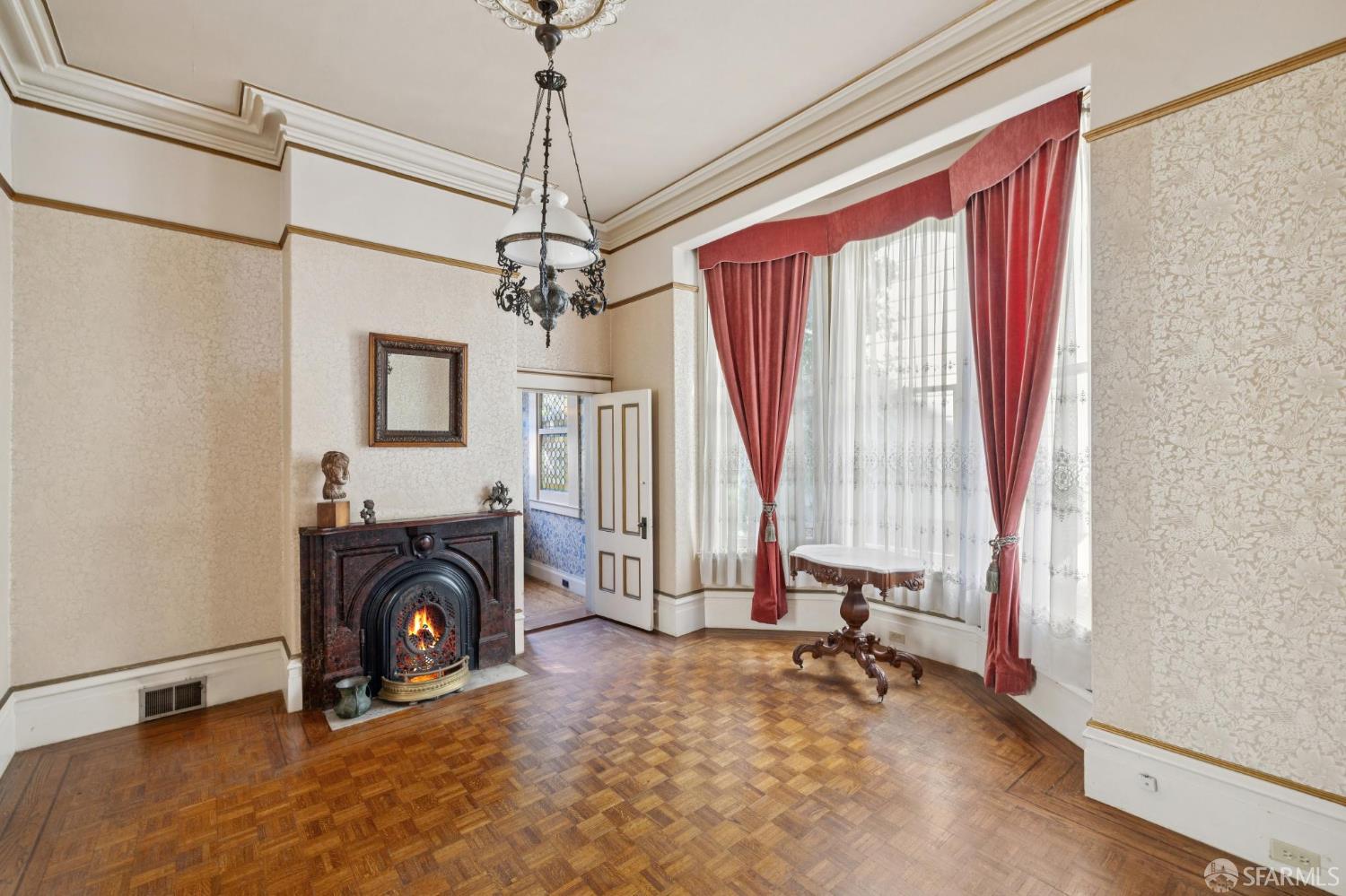 Detail Gallery Image 29 of 85 For 22 Beaver St, San Francisco,  CA 94114 - 5 Beds | 4 Baths