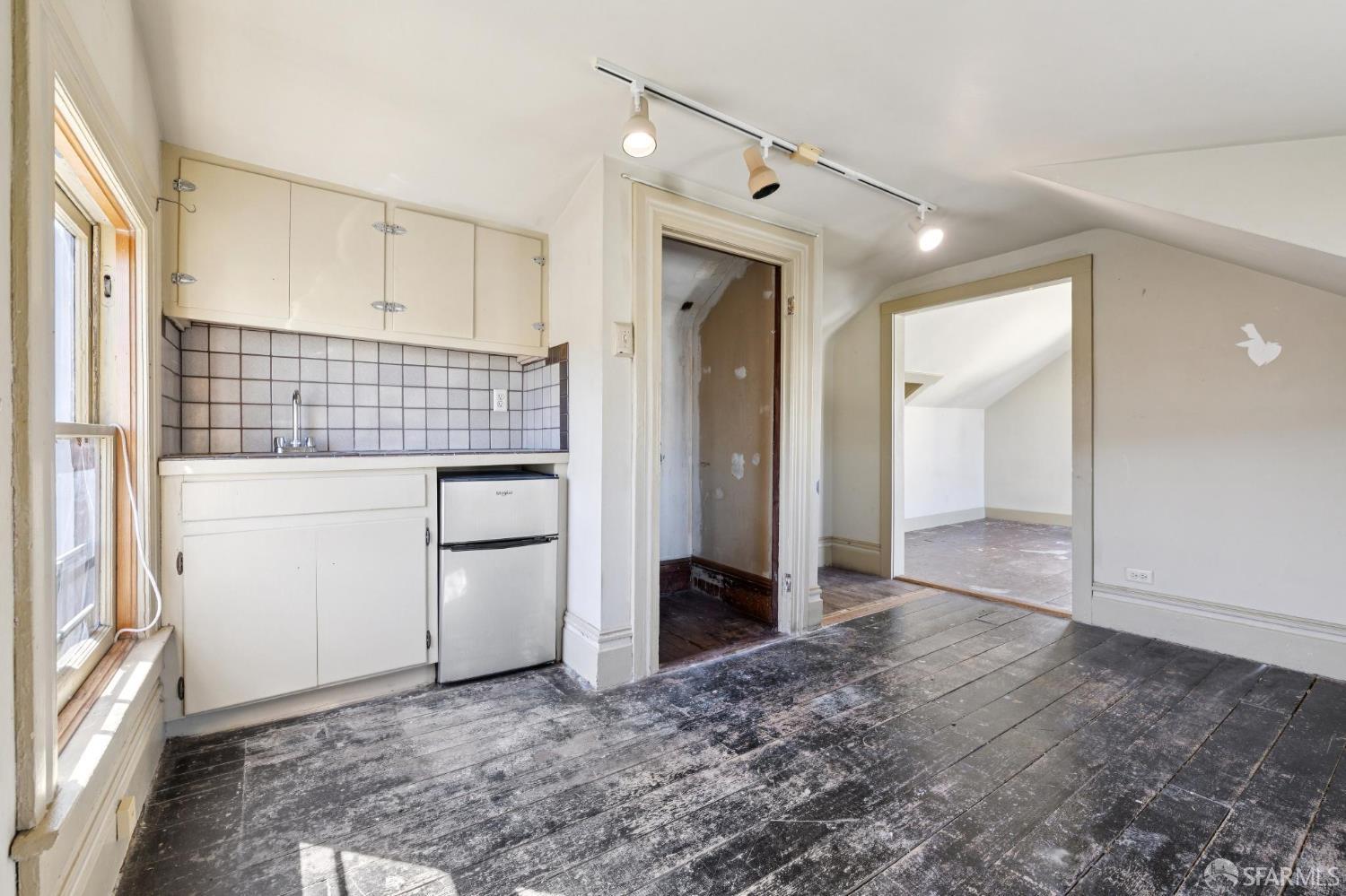 Detail Gallery Image 63 of 85 For 22 Beaver St, San Francisco,  CA 94114 - 5 Beds | 4 Baths