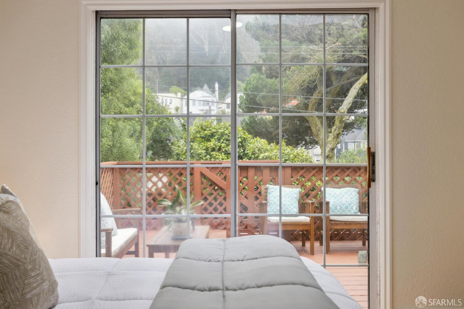 Detail Gallery Image 11 of 42 For 327 Ulloa St, San Francisco,  CA 94127 - 4 Beds | 3 Baths