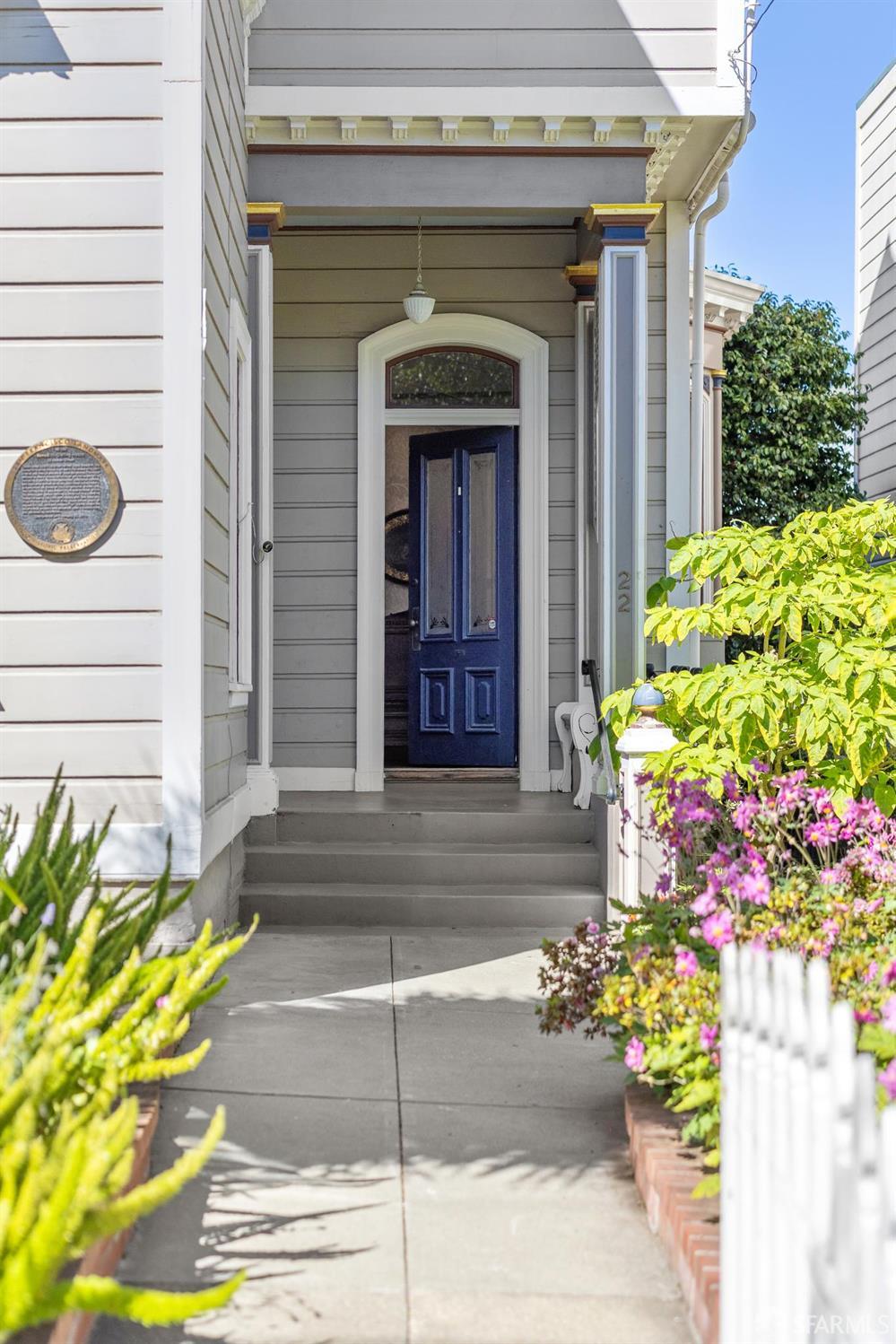 Detail Gallery Image 14 of 85 For 22 Beaver St, San Francisco,  CA 94114 - 5 Beds | 4 Baths