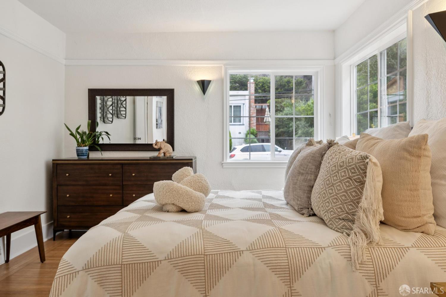 Detail Gallery Image 13 of 42 For 327 Ulloa St, San Francisco,  CA 94127 - 4 Beds | 3 Baths