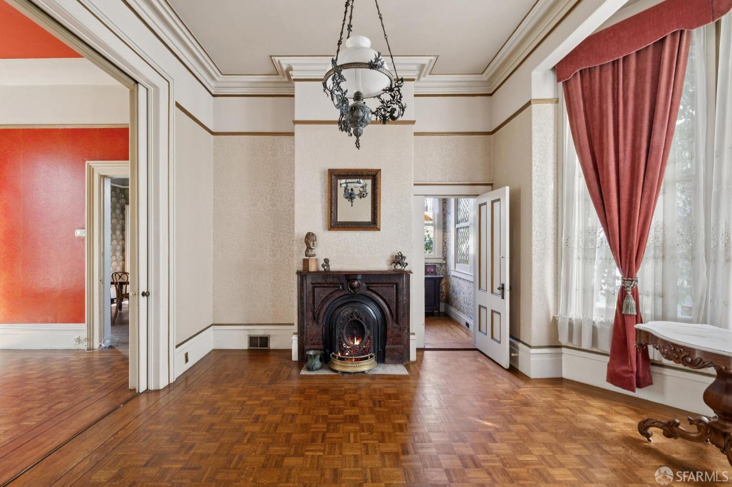 Detail Gallery Image 28 of 85 For 22 Beaver St, San Francisco,  CA 94114 - 5 Beds | 4 Baths