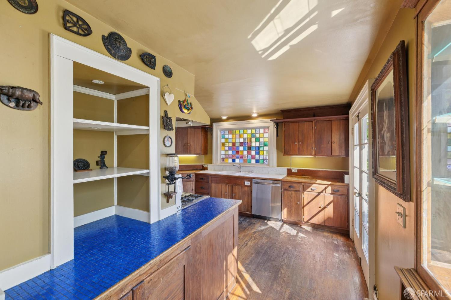 Detail Gallery Image 35 of 85 For 22 Beaver St, San Francisco,  CA 94114 - 5 Beds | 4 Baths