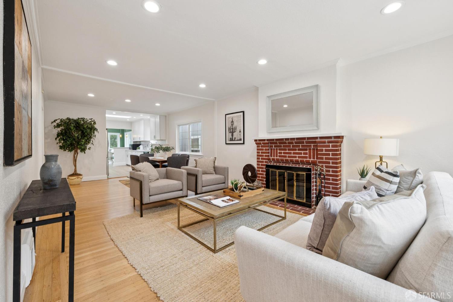 Detail Gallery Image 2 of 42 For 327 Ulloa St, San Francisco,  CA 94127 - 4 Beds | 3 Baths