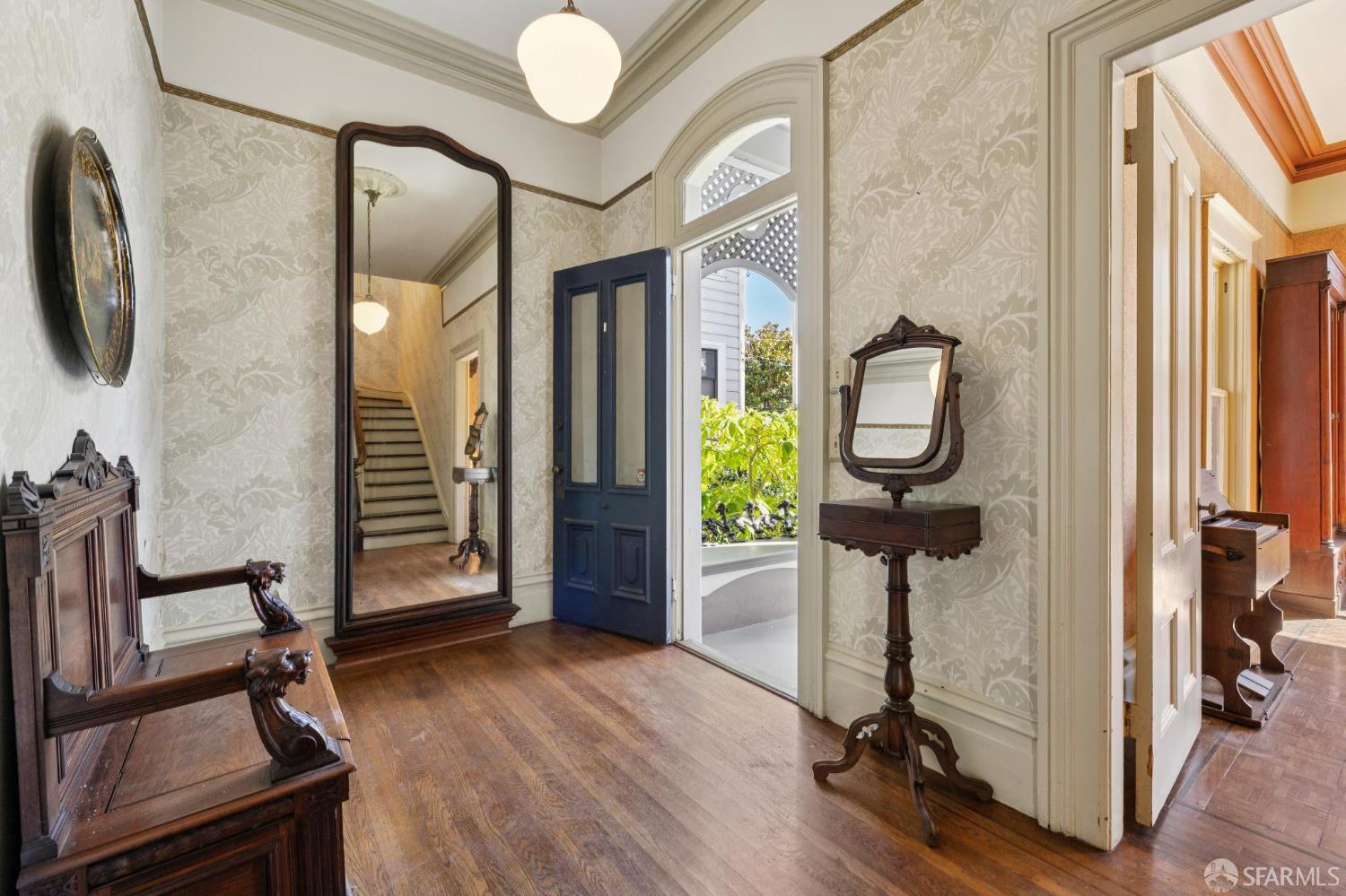 Detail Gallery Image 16 of 85 For 22 Beaver St, San Francisco,  CA 94114 - 5 Beds | 4 Baths