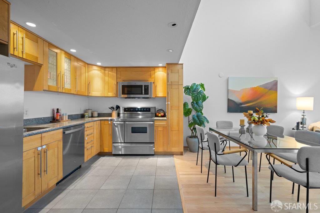 Photo #10: 425076616 Listing: Photo #10