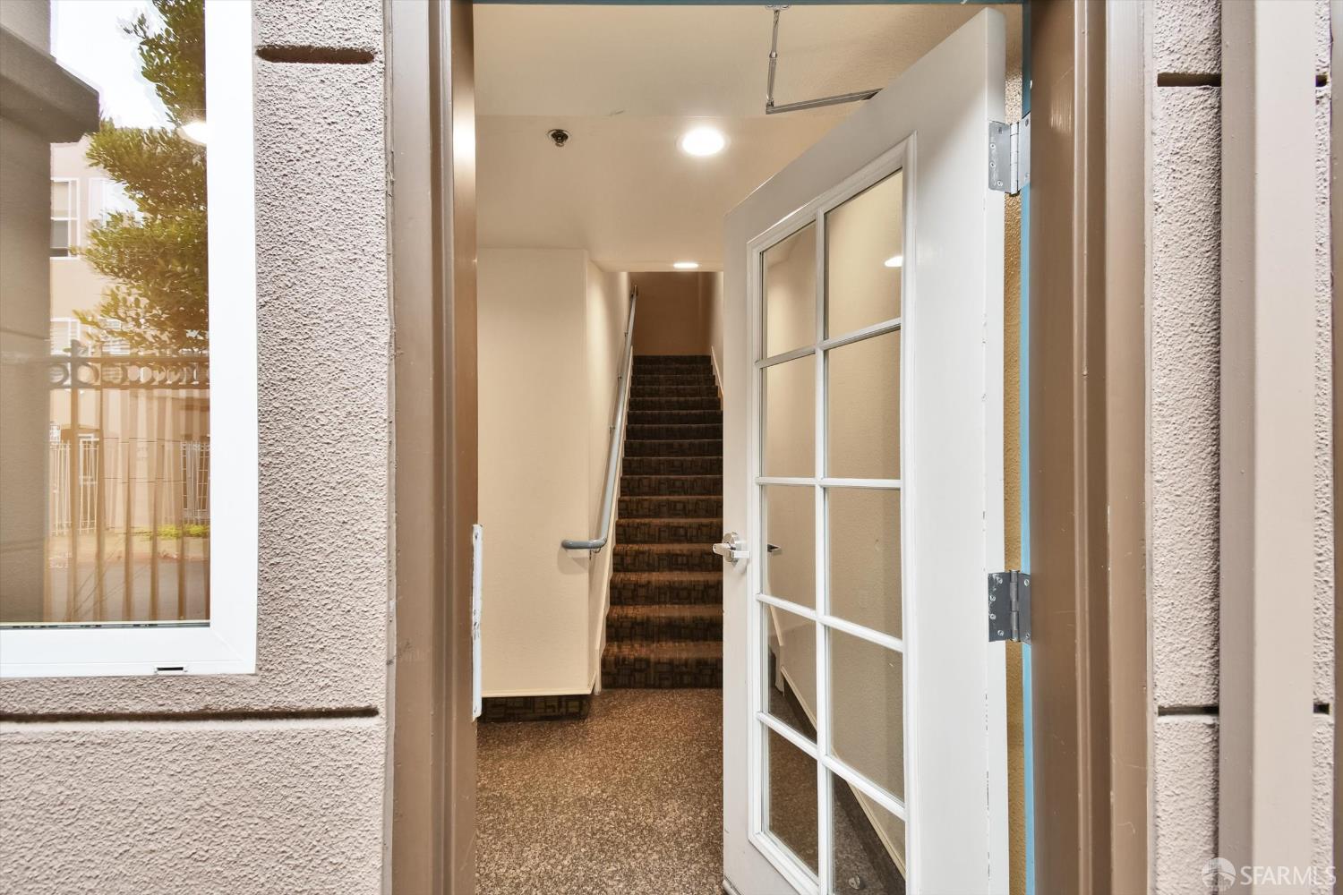 Photo #4: 425077533 Listing 