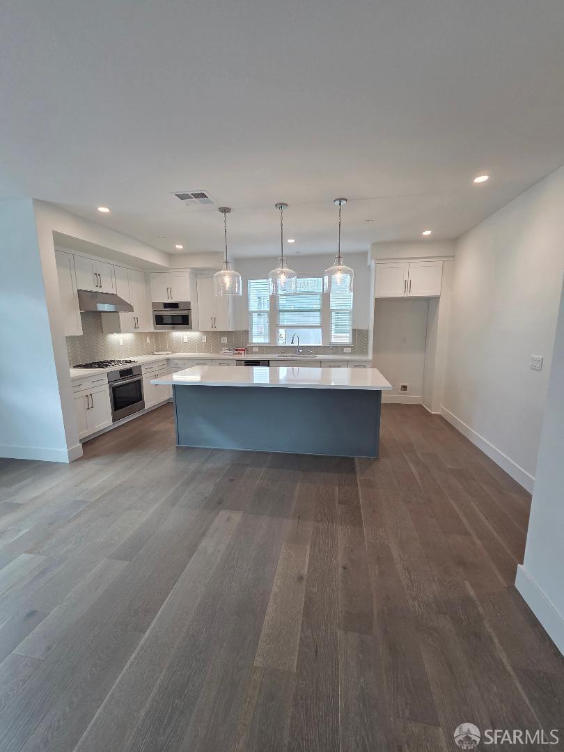 Detail Gallery Image 2 of 20 For 591 Pilgrim Dr, Foster City,  CA 94404 - 3 Beds | 2/1 Baths