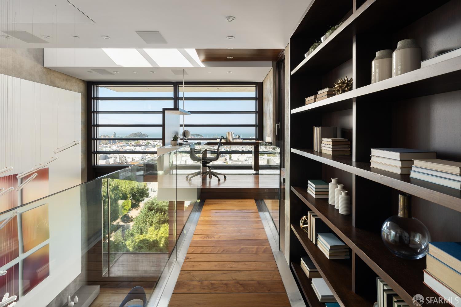 Detail Gallery Image 17 of 41 For 2626 Filbert St, San Francisco,  CA 94123 - 4 Beds | 4/1 Baths