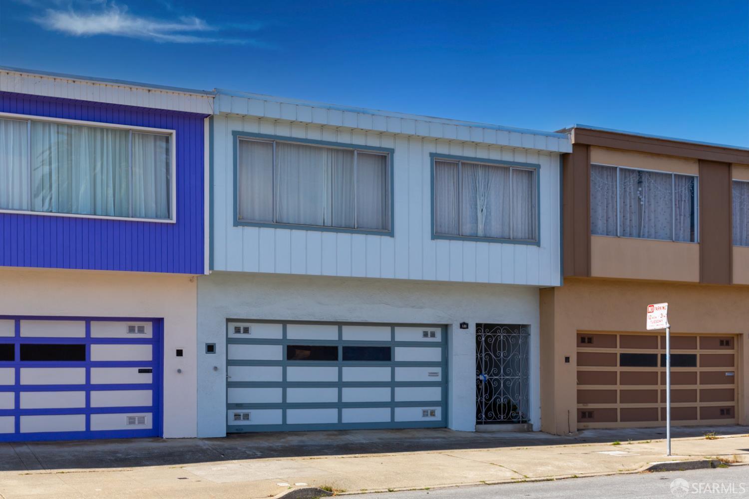 Detail Gallery Image 3 of 4 For 120 Princeton St, San Francisco,  CA 94134 - 3 Beds | 3 Baths