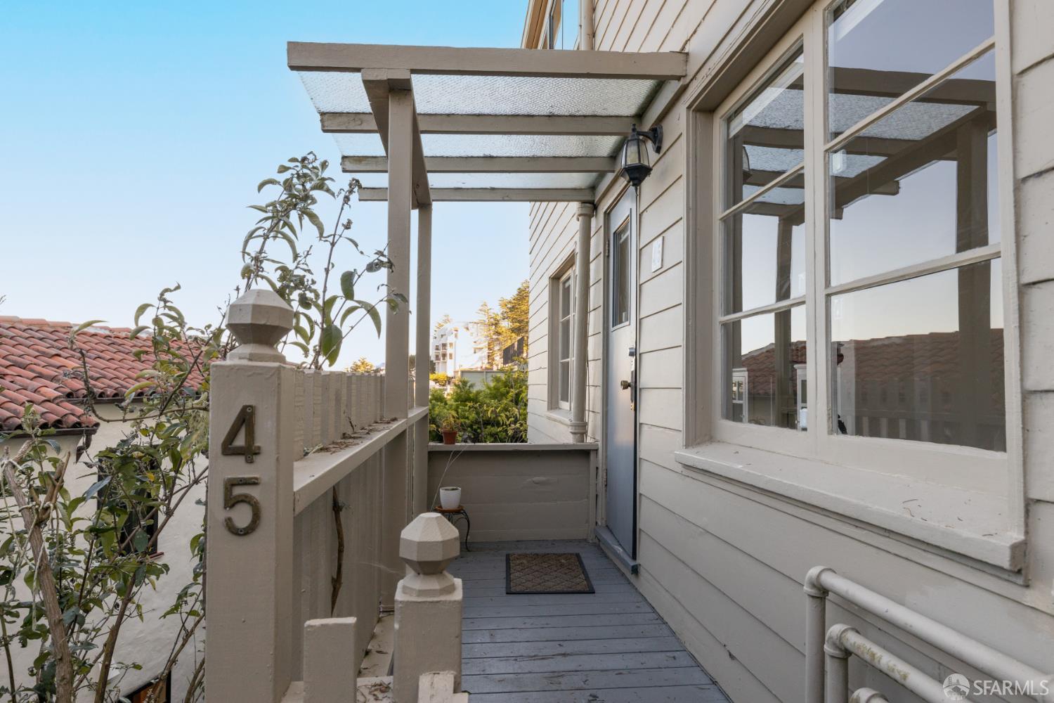 Detail Gallery Image 63 of 72 For 101 Graystone Ter, San Francisco,  CA 94114 - 3 Beds | 2/1 Baths