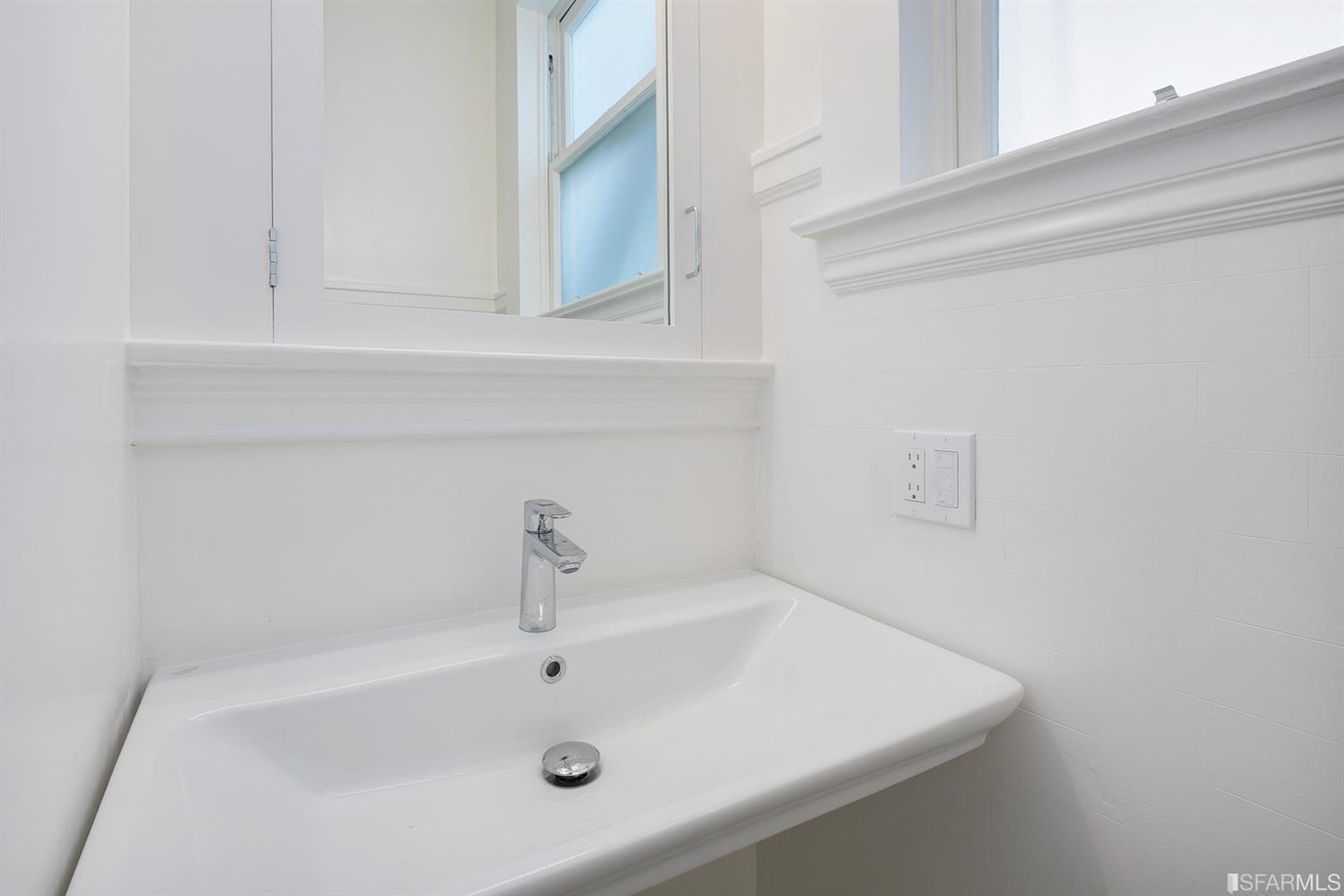 Detail Gallery Image 13 of 14 For 2662 Baker St, San Francisco,  CA 94123 - 1 Beds | 1 Baths