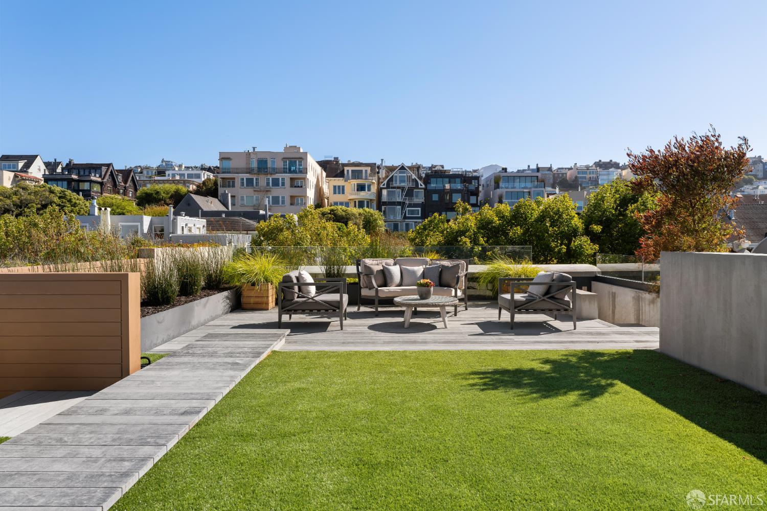 Detail Gallery Image 31 of 41 For 2626 Filbert St, San Francisco,  CA 94123 - 4 Beds | 4/1 Baths