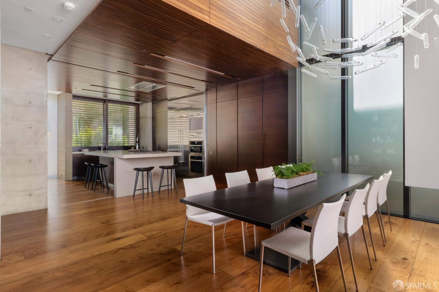 Detail Gallery Image 12 of 41 For 2626 Filbert St, San Francisco,  CA 94123 - 4 Beds | 4/1 Baths