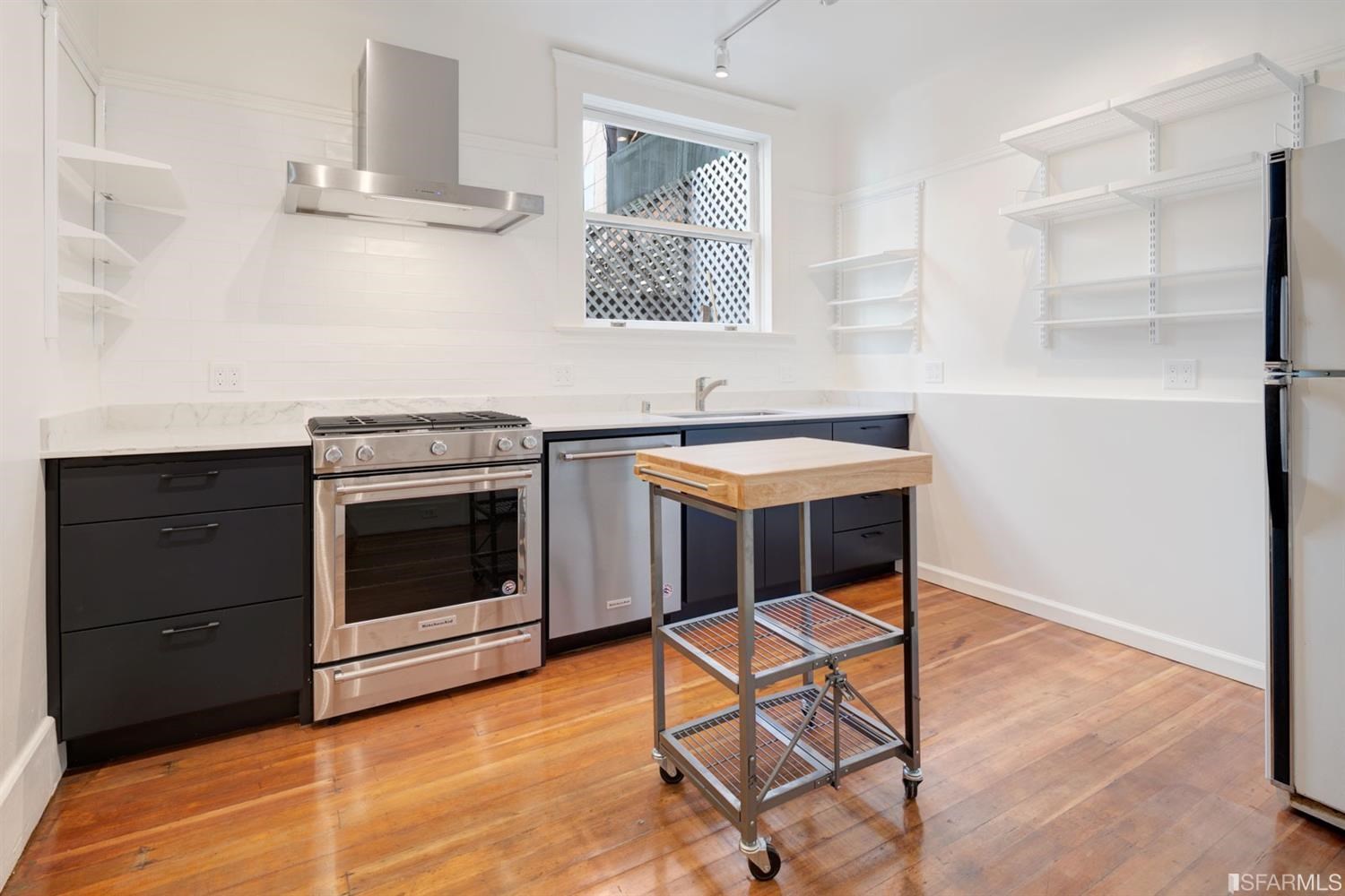 Detail Gallery Image 6 of 14 For 2662 Baker St, San Francisco,  CA 94123 - 1 Beds | 1 Baths