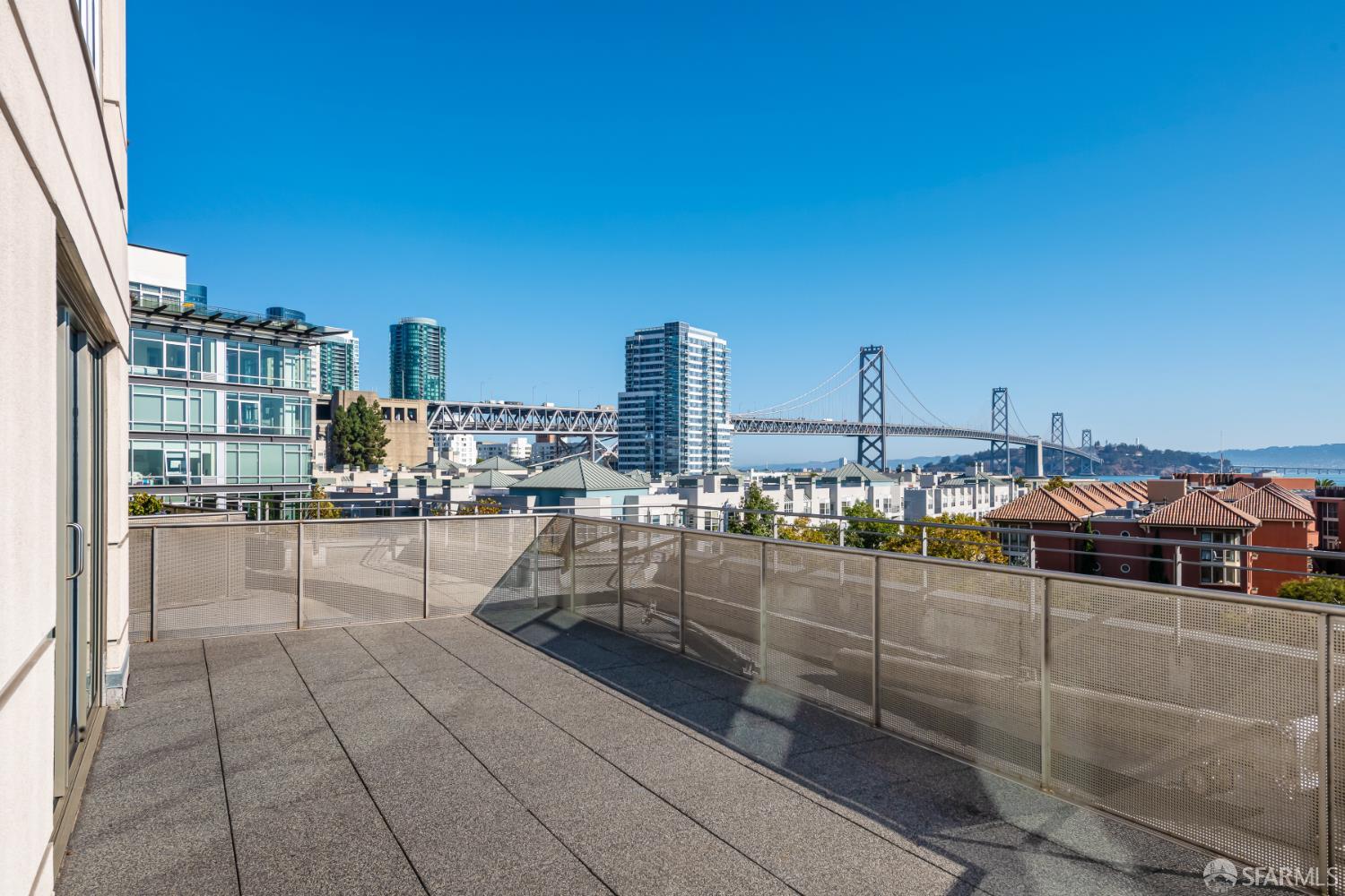 Detail Gallery Image 3 of 39 For 219 Brannan St 5g,  San Francisco,  CA 94107 - 2 Beds | 2 Baths
