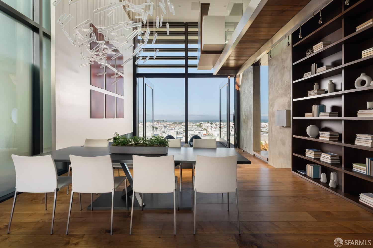 Detail Gallery Image 9 of 41 For 2626 Filbert St, San Francisco,  CA 94123 - 4 Beds | 4/1 Baths