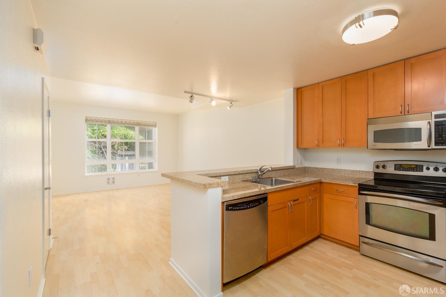 Front Image Thumbnail for SF425077841