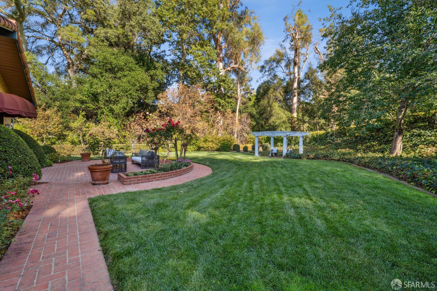 Detail Gallery Image 13 of 69 For 16244 Kennedy Rd, Los Gatos,  CA 95032 - 5 Beds | 3 Baths