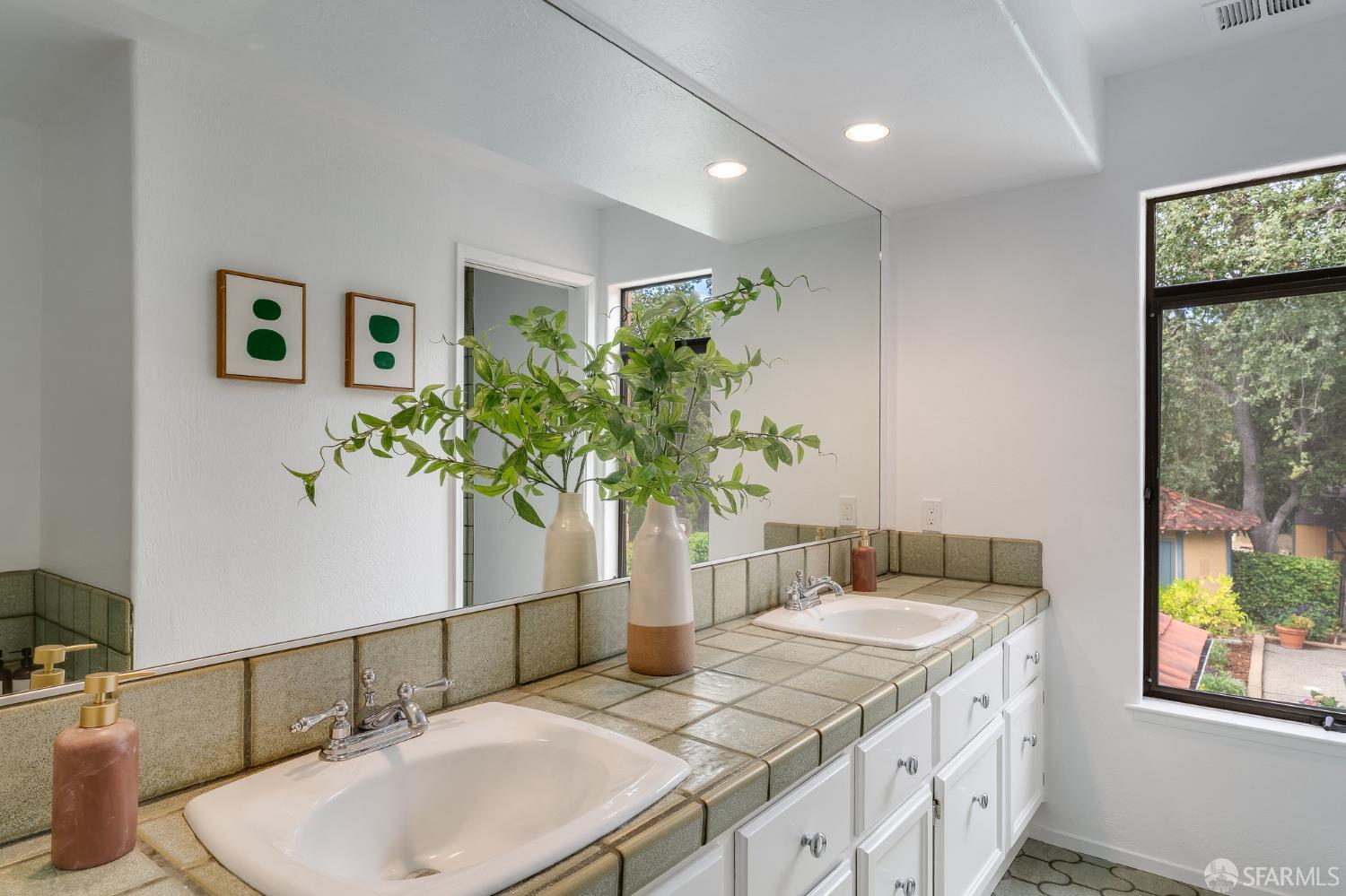 Detail Gallery Image 37 of 69 For 16244 Kennedy Rd, Los Gatos,  CA 95032 - 5 Beds | 3 Baths