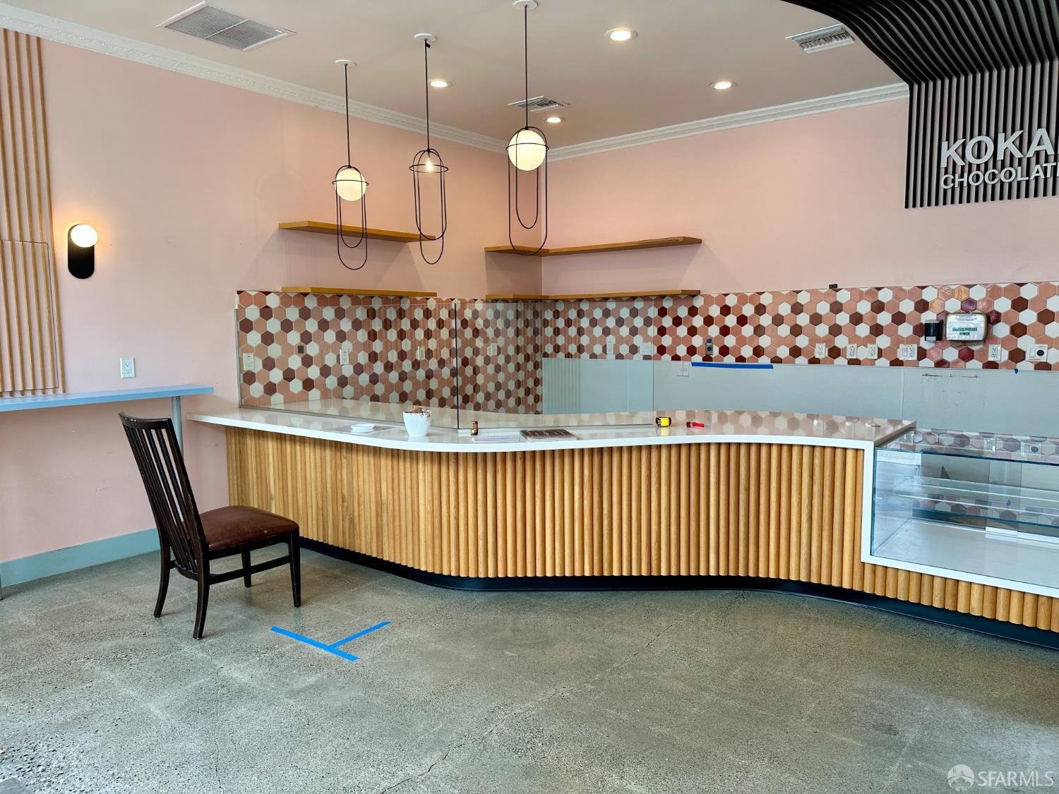 Detail Gallery Image 4 of 6 For 3901 18th St, San Francisco,  CA 94114 - – Beds | – Baths