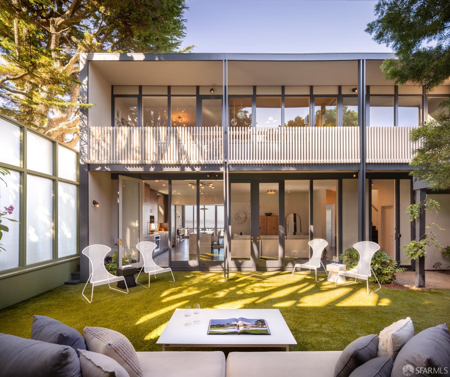 Detail Gallery Image 3 of 29 For 180 Palo Alto Ave, San Francisco,  CA 94114 - 4 Beds | 3/1 Baths