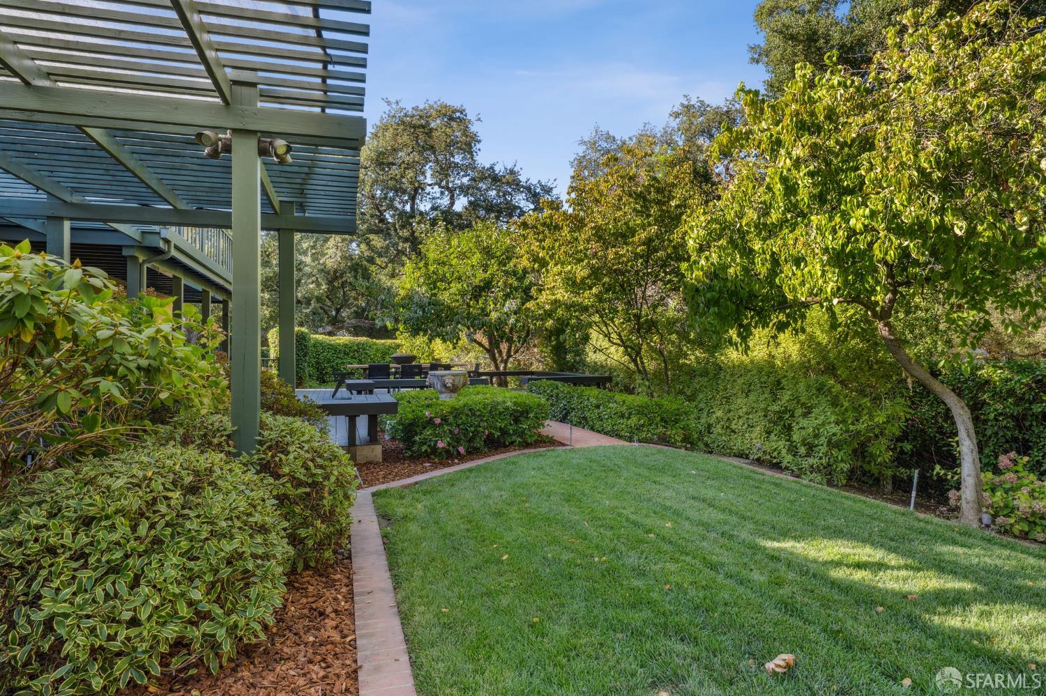 Detail Gallery Image 19 of 69 For 16244 Kennedy Rd, Los Gatos,  CA 95032 - 5 Beds | 3 Baths