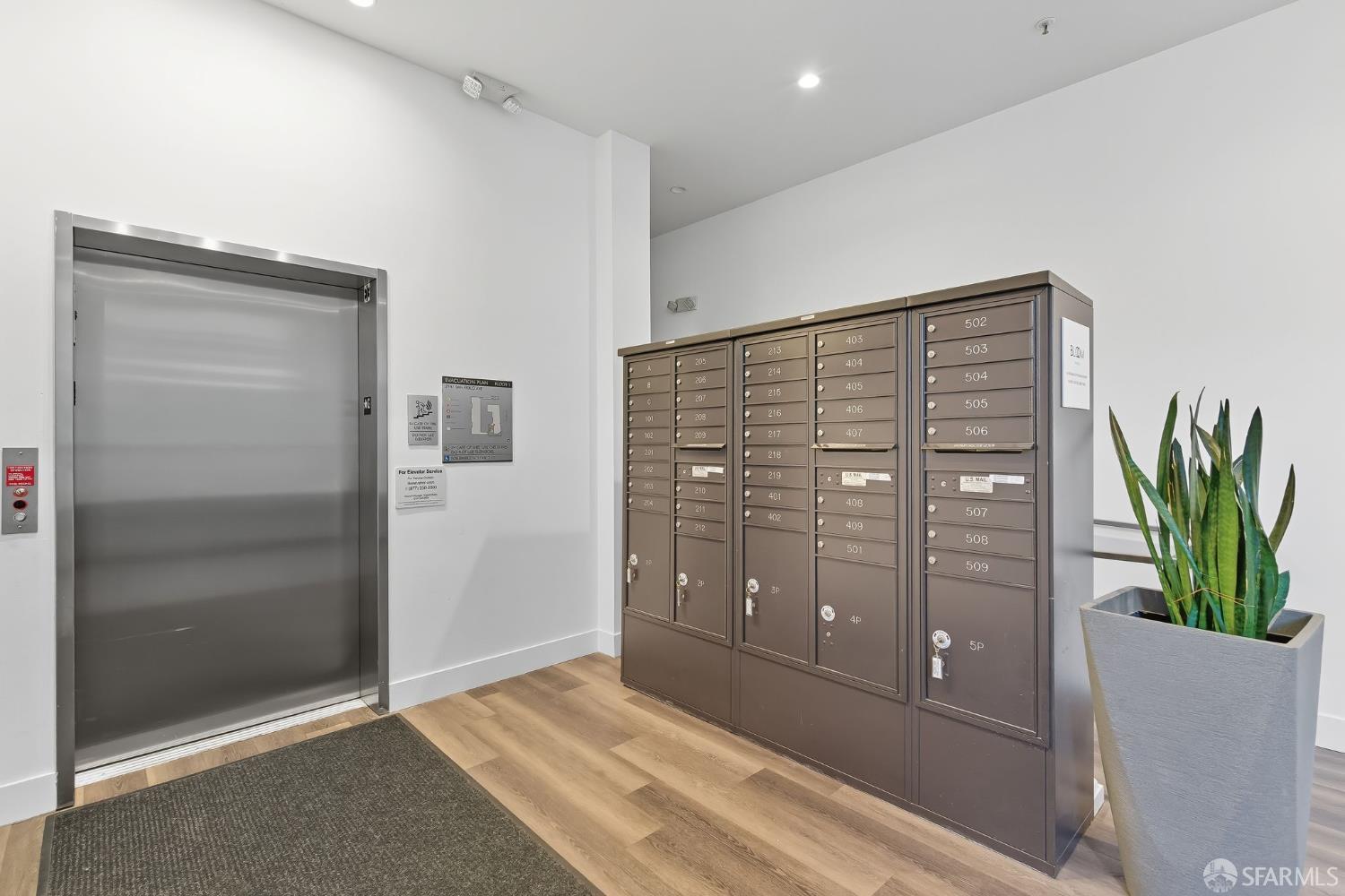 Detail Gallery Image 29 of 34 For 2747 San Pablo Ave #406,  Berkeley,  CA 94702 - 2 Beds | 1 Baths