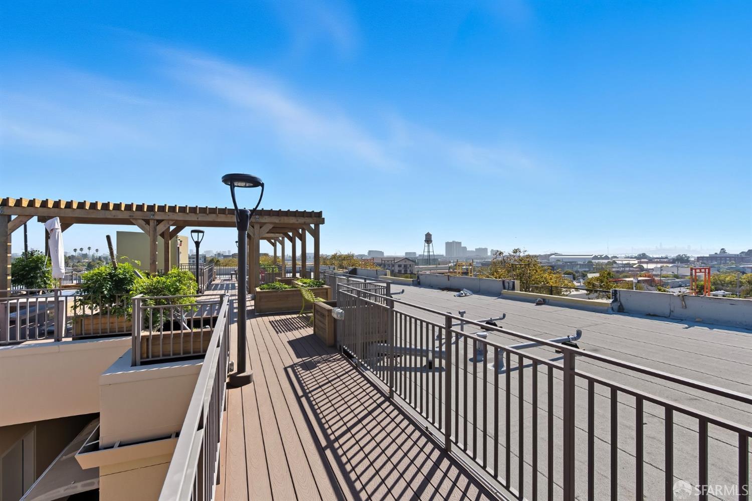 Detail Gallery Image 25 of 34 For 2747 San Pablo Ave #406,  Berkeley,  CA 94702 - 2 Beds | 1 Baths