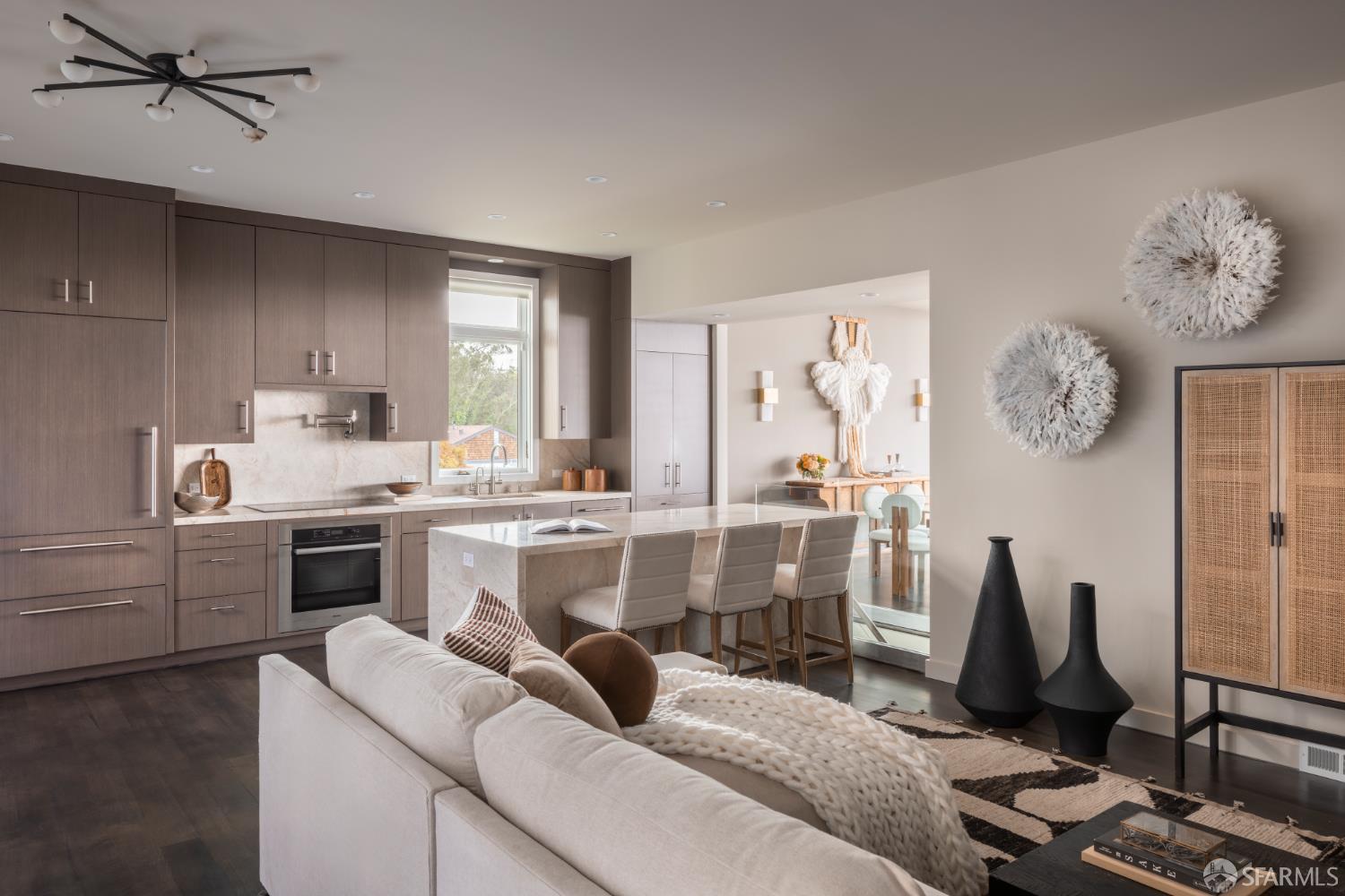 Detail Gallery Image 6 of 29 For 180 Palo Alto Ave, San Francisco,  CA 94114 - 4 Beds | 3/1 Baths