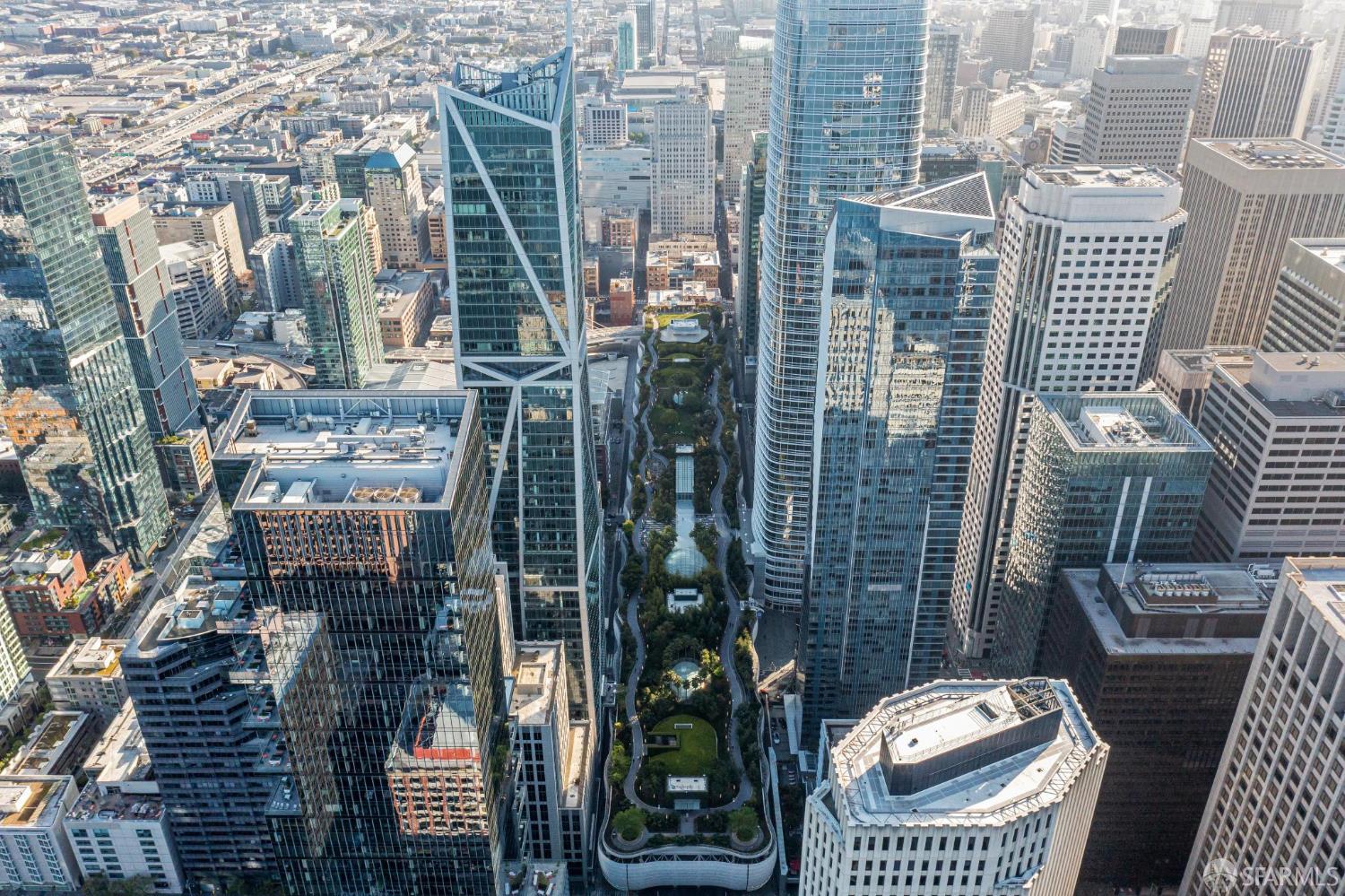 Photo #3: 425077729 Listing: Photo #3