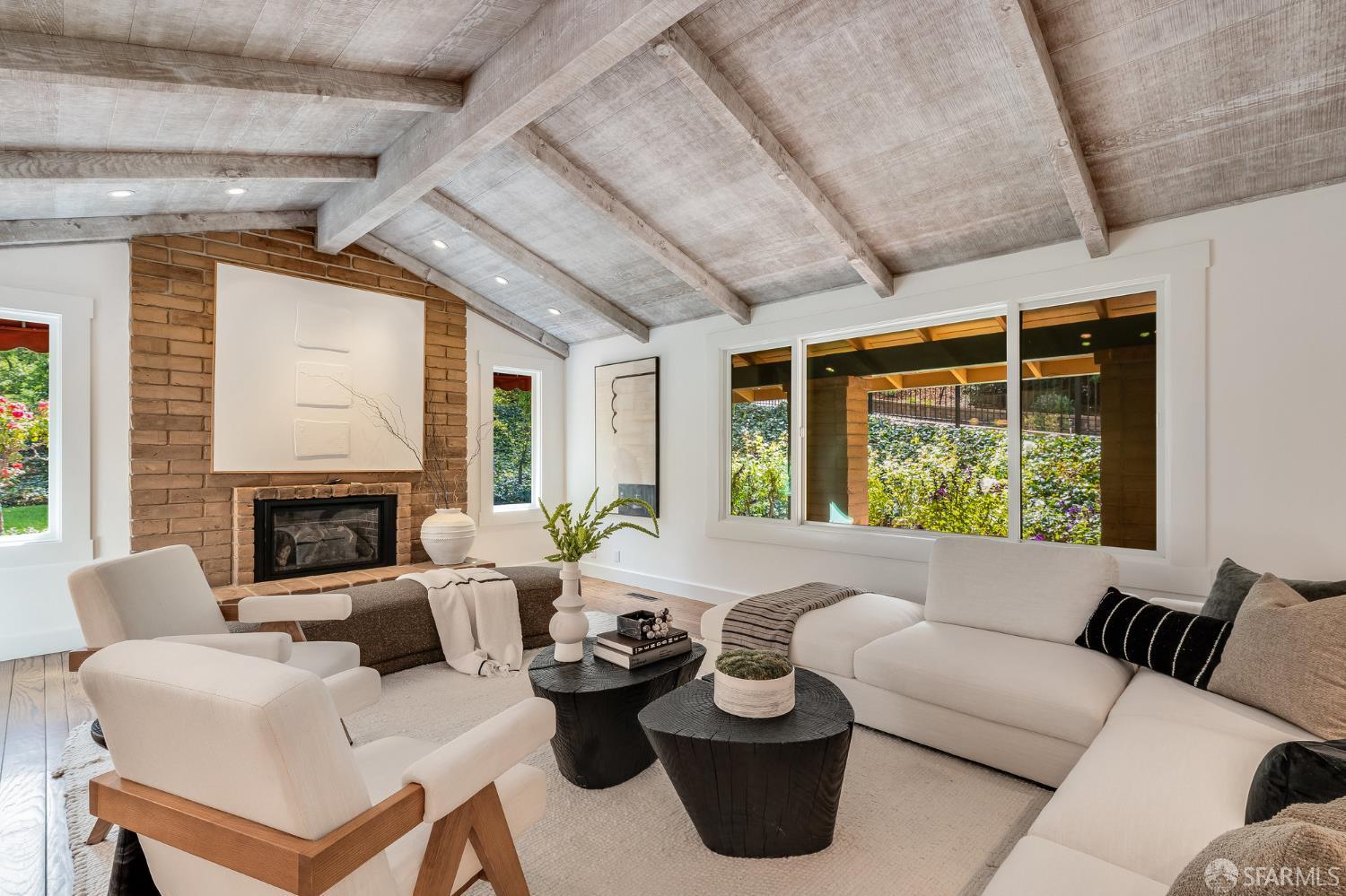 Detail Gallery Image 7 of 69 For 16244 Kennedy Rd, Los Gatos,  CA 95032 - 5 Beds | 3 Baths