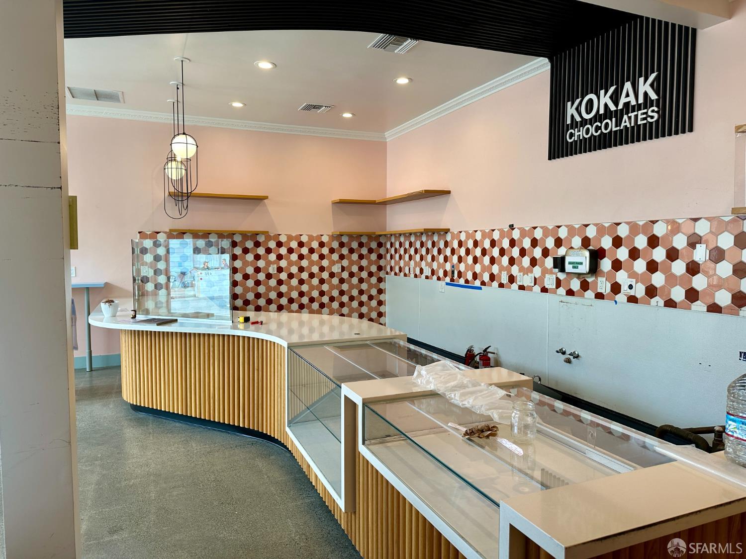 Detail Gallery Image 3 of 6 For 3901 18th St, San Francisco,  CA 94114 - – Beds | – Baths